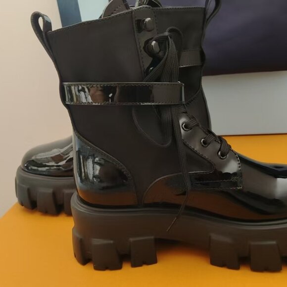 Prada boots - Picture 5 of 11
